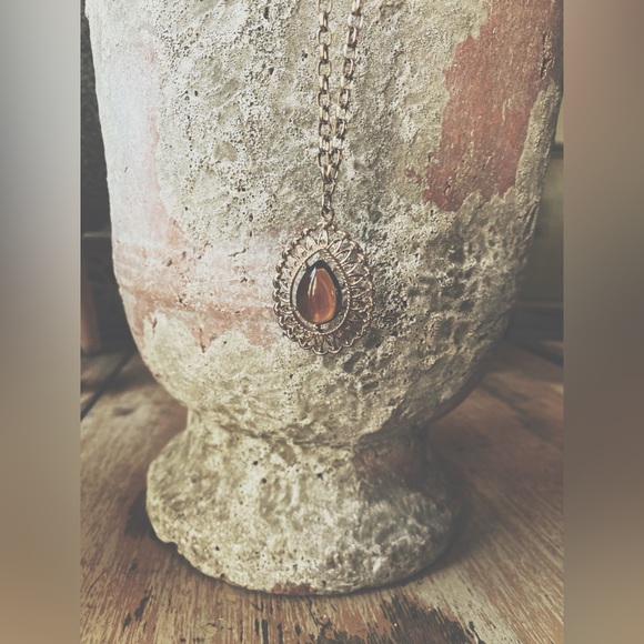 Sara Coventry Two Piece Pendant & Chain - Picture 7 of 10